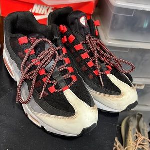 Mens size 10 air max